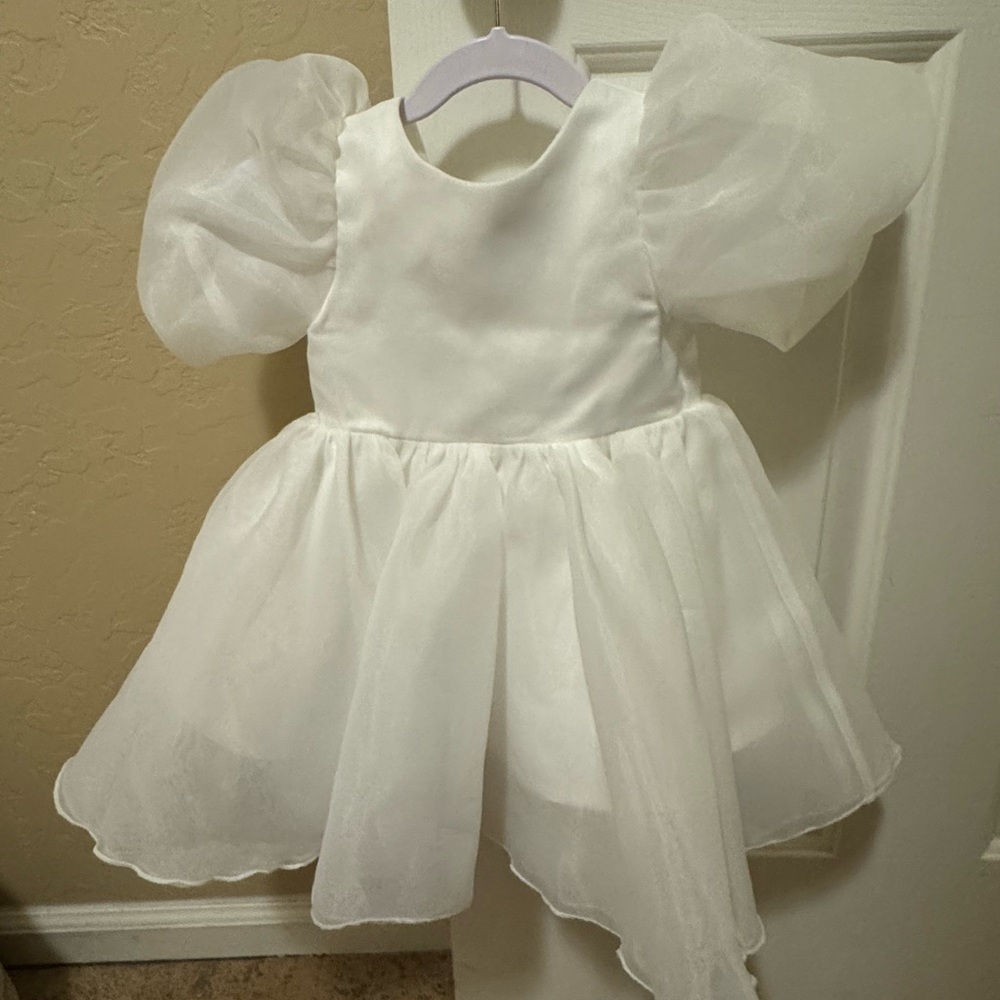 Elegant White Puff Sleeve Flower Girl Dress